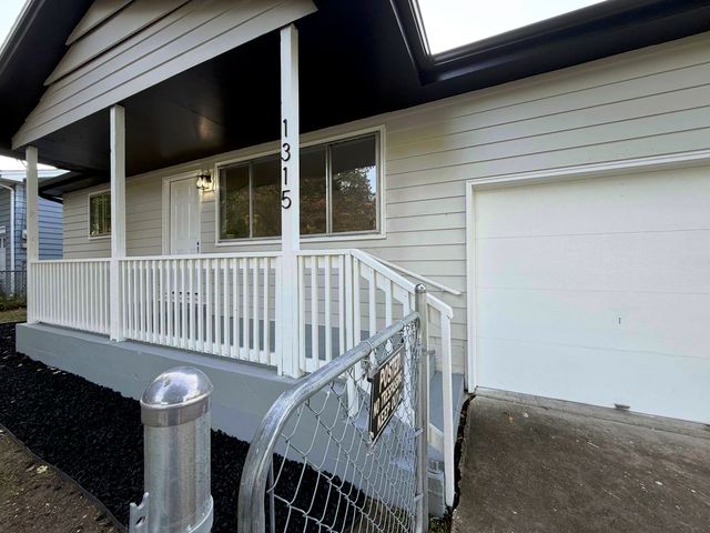 1315 South Newton Avenue, Springfield, MO 65807