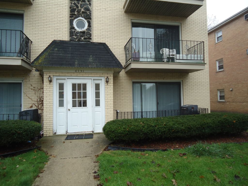 6151 MARSHALL Avenue 1W, Chicago Ridge, IL 60415