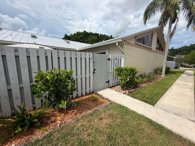 8847 THUMBWOOD Circle A, Boynton Beach, FL 33436