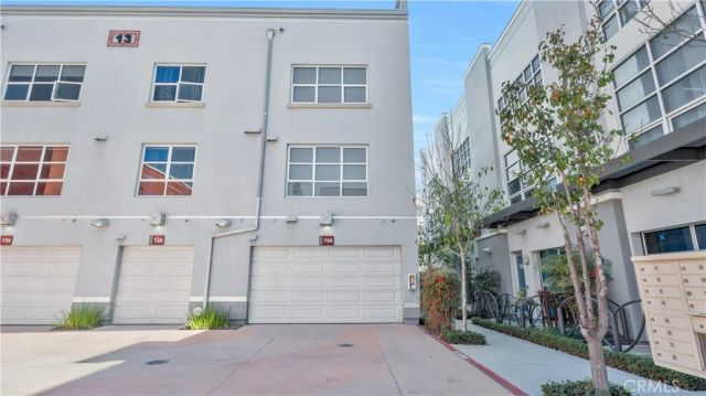 728 N. Santiago Street, Santa Ana, CA 92701
