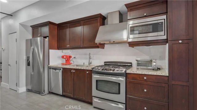 728 N. Santiago Street, Santa Ana, CA 92701