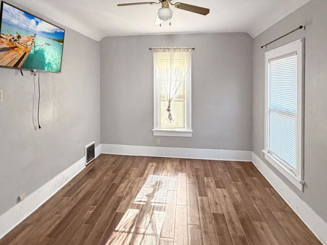 352 3rd Street, Tracy, MN 56175