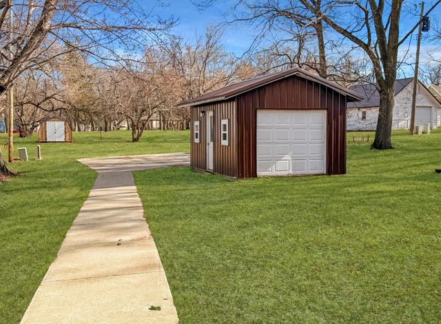 352 3rd Street, Tracy, MN 56175