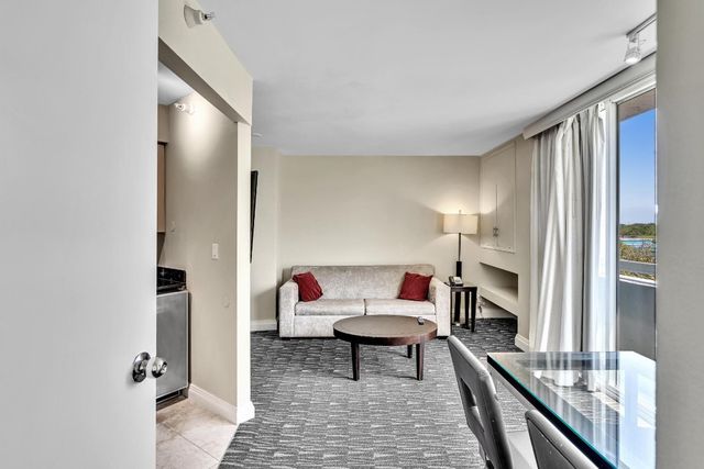 2670 E Sunrise Boulevard 326, Fort Lauderdale, FL 33304