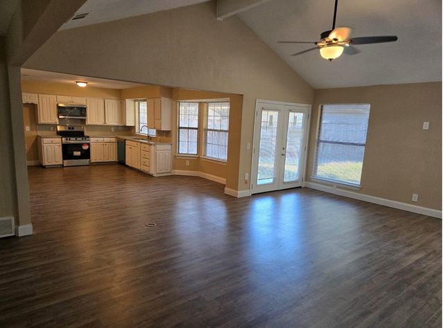 6705 Spoonwood Lane, Fort Worth, TX 76137