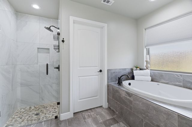 806 Colorado River Drive, Granbury, TX 76048