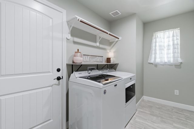 806 Colorado River Drive, Granbury, TX 76048