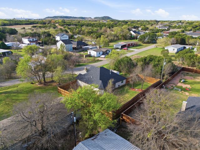 806 Colorado River Drive, Granbury, TX 76048