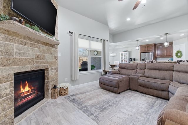 806 Colorado River Drive, Granbury, TX 76048