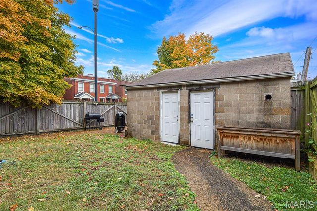 2602 Minnesota Avenue, St Louis, MO 63118