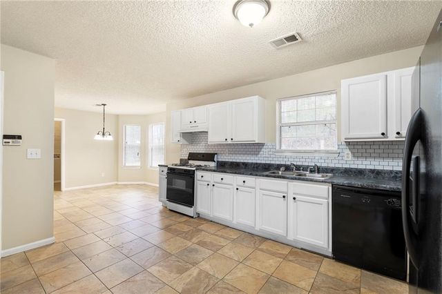 5333 Knights Landing, Ellenwood, GA 30294