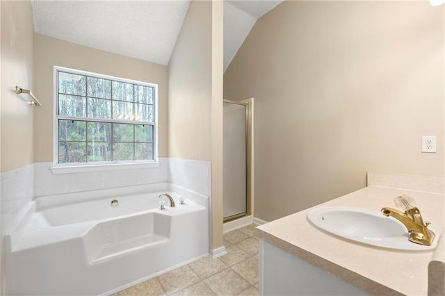 5333 Knights Landing, Ellenwood, GA 30294