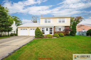 12 W Clark Place, Colonia, NJ 07067