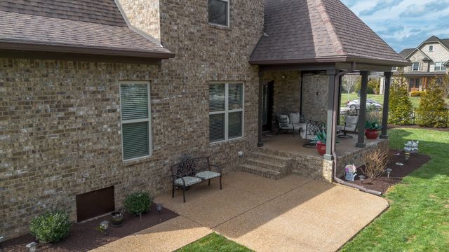 901 Larkspur Ln, Lebanon, TN 37087