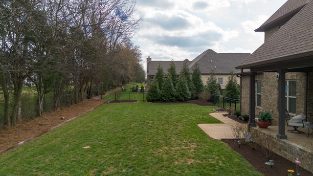 901 Larkspur Ln, Lebanon, TN 37087