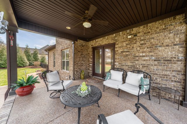 901 Larkspur Ln, Lebanon, TN 37087