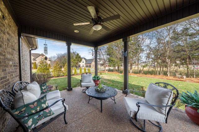 901 Larkspur Ln, Lebanon, TN 37087