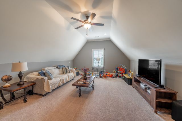 901 Larkspur Ln, Lebanon, TN 37087