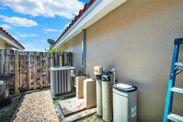 10813 SW 158th Ln, Miami, FL 33157