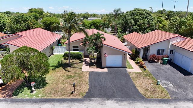 10813 SW 158th Ln, Miami, FL 33157
