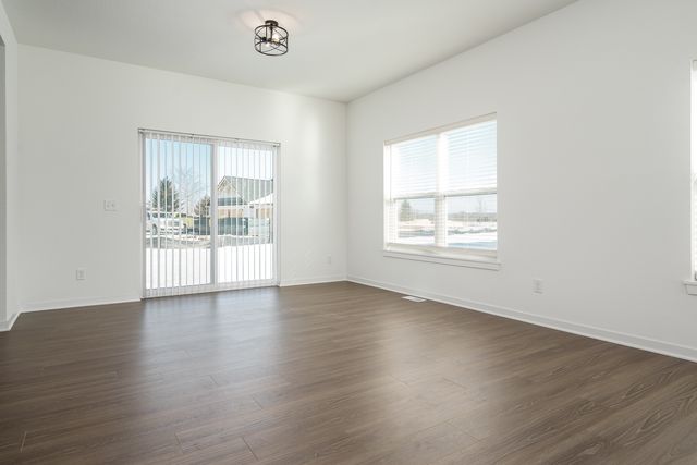 15571 Finley Way, South Beloit, IL 61080