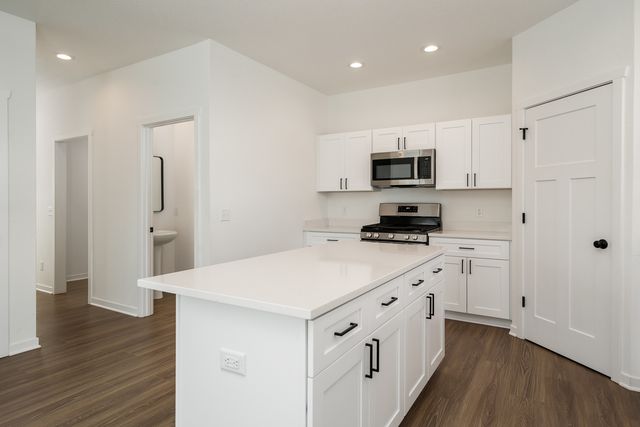 15571 Finley Way, South Beloit, IL 61080