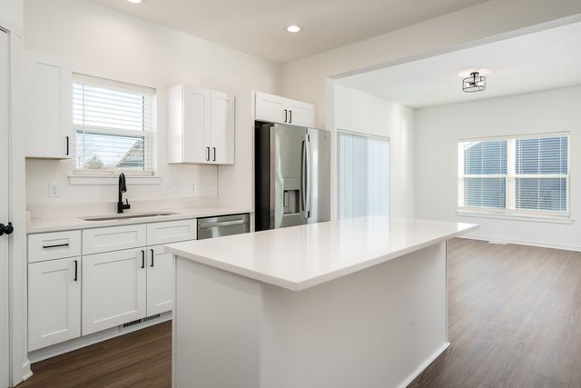 15571 Finley Way, South Beloit, IL 61080