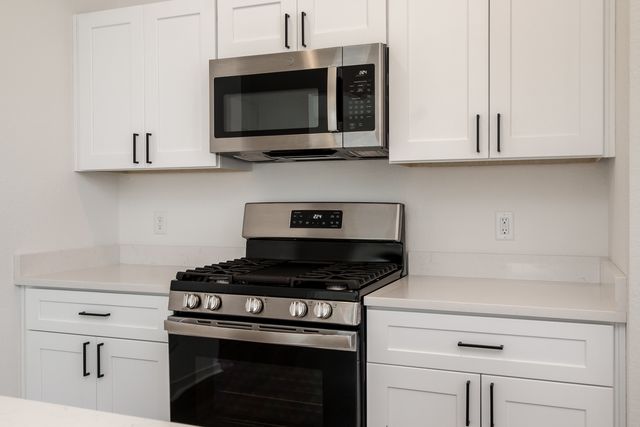 15571 Finley Way, South Beloit, IL 61080