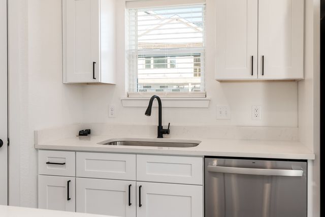 15571 Finley Way, South Beloit, IL 61080