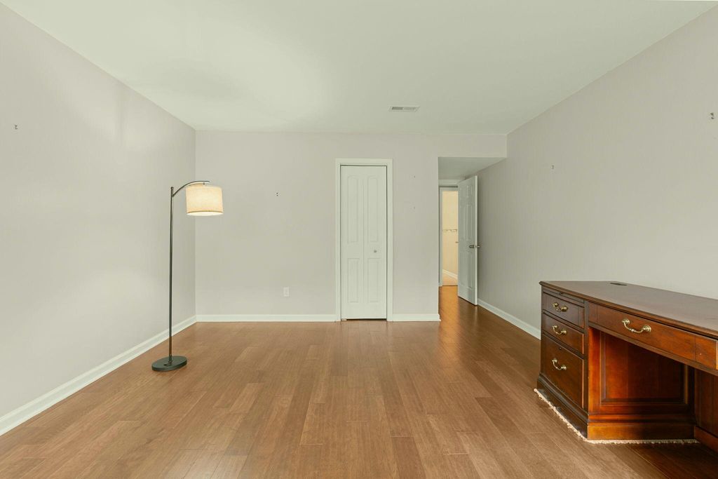 Image 15 of property listing at 803 N Aylesbury Road, Goose Creek, SC 29445