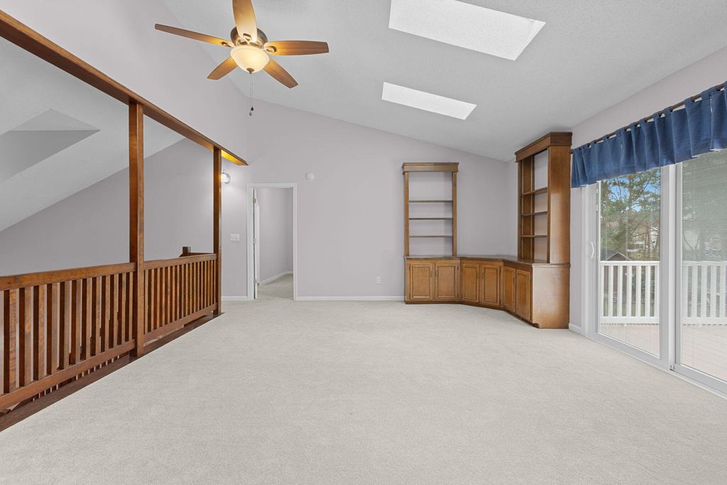 Image 16 of property listing at 803 N Aylesbury Road, Goose Creek, SC 29445