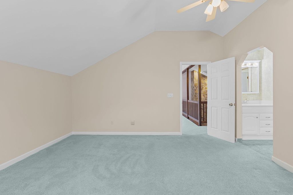 Image 18 of property listing at 803 N Aylesbury Road, Goose Creek, SC 29445