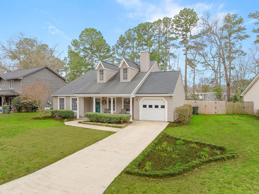 Image 23 of property listing at 803 N Aylesbury Road, Goose Creek, SC 29445