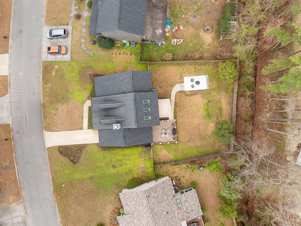 Image 24 of property listing at 803 N Aylesbury Road, Goose Creek, SC 29445