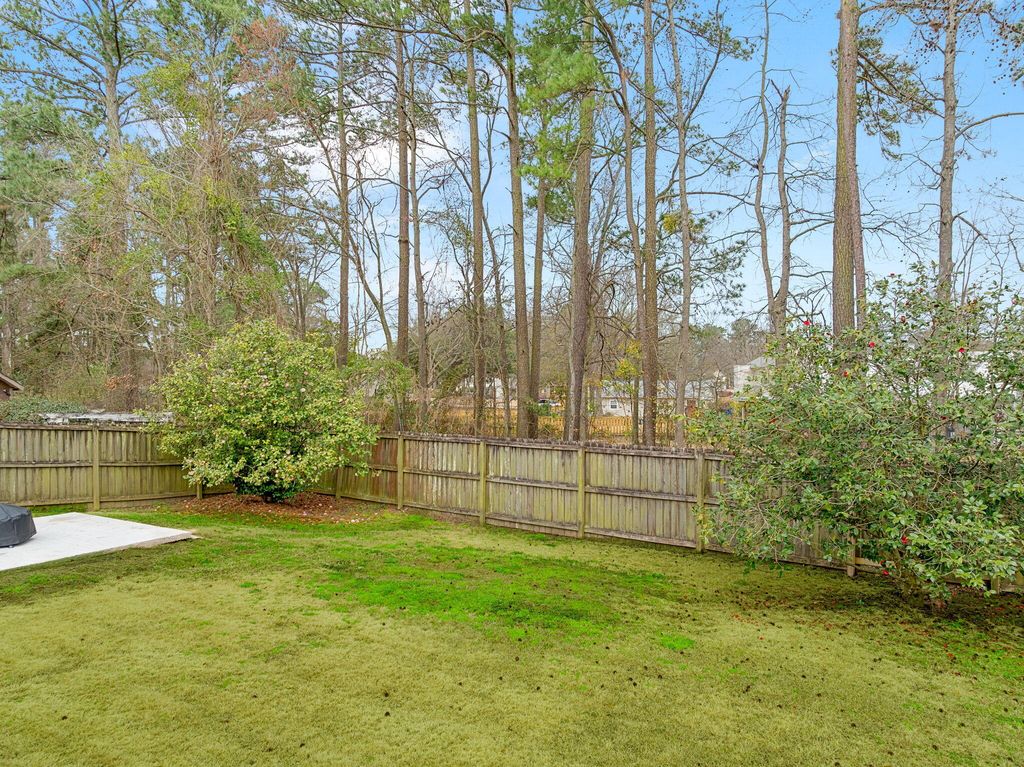 Image 26 of property listing at 803 N Aylesbury Road, Goose Creek, SC 29445