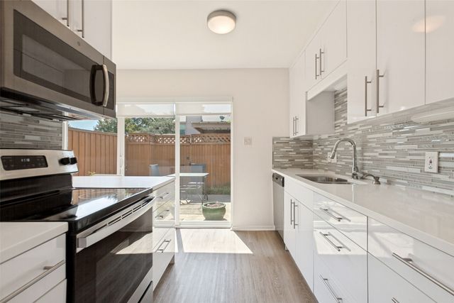 10732 Pagewood Drive 48, Dallas, TX 75230