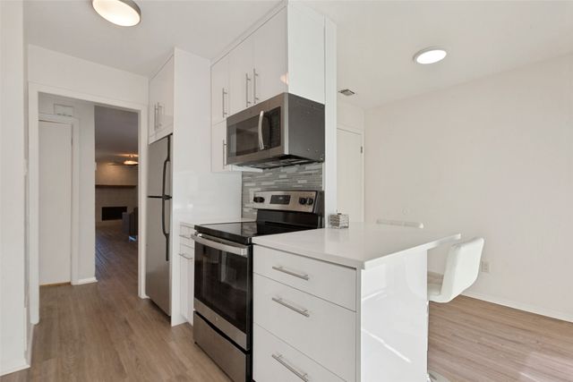 10732 Pagewood Drive 48, Dallas, TX 75230