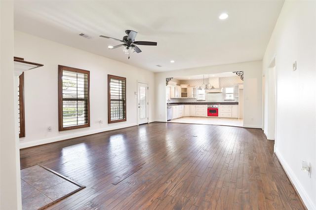 115 5th Street, Sugar Land, TX 77498