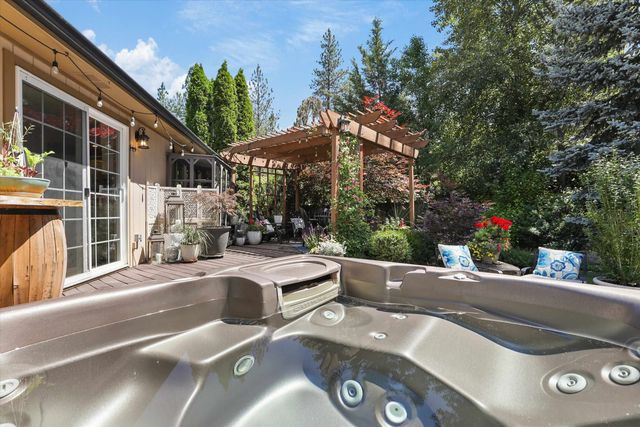 5511 W Rifle Club Rd, Spokane, WA 99208