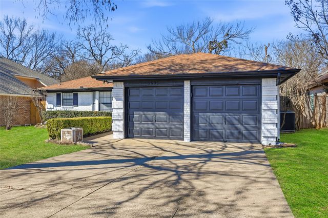 5604 Polo Club Drive, Arlington, TX 76017