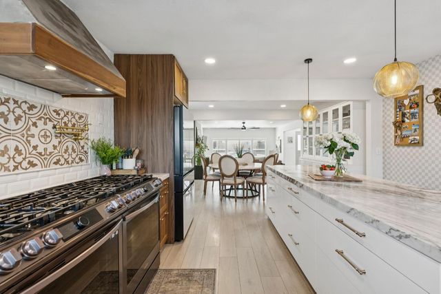 845 Sunrise Ave, Ripon, CA 95366