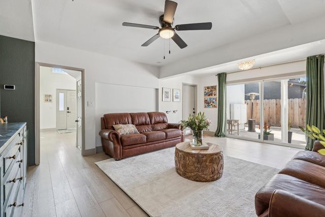 845 Sunrise Ave, Ripon, CA 95366