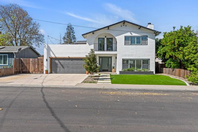 845 Sunrise Ave, Ripon, CA 95366