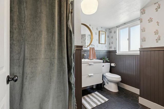 845 Sunrise Ave, Ripon, CA 95366