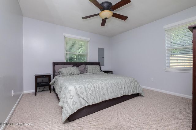 3620 Saint Edwards Dr, Louisville, KY 40299