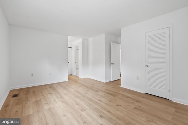 1110 MOOREFIELD CREEK RD SW, Vienna, VA 22180