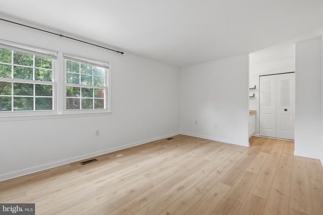 1110 MOOREFIELD CREEK RD SW, Vienna, VA 22180
