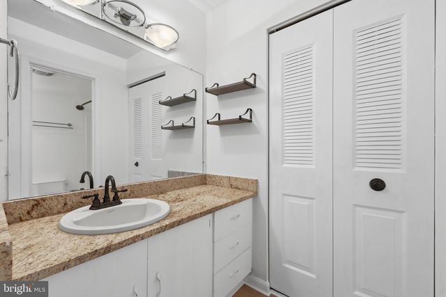 1110 MOOREFIELD CREEK RD SW, Vienna, VA 22180