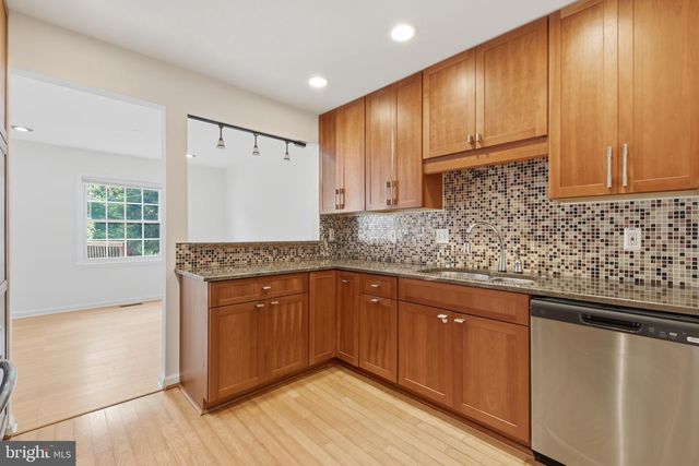 1110 MOOREFIELD CREEK RD SW, Vienna, VA 22180