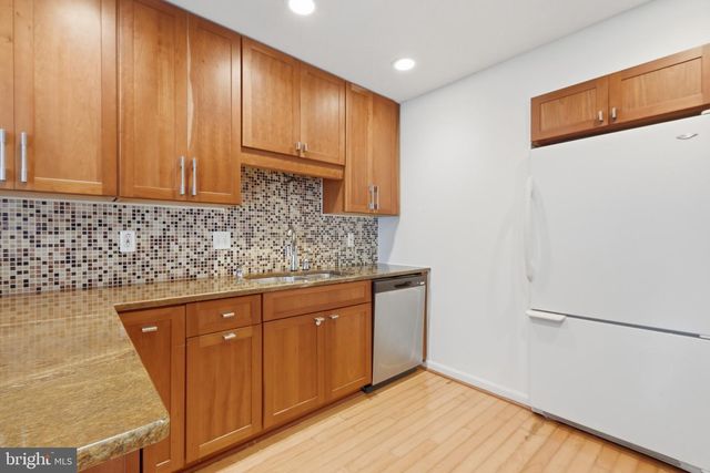 1110 MOOREFIELD CREEK RD SW, Vienna, VA 22180